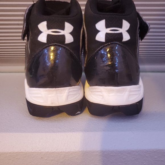 Under Armour youth football cleats - Picture 6 of 7